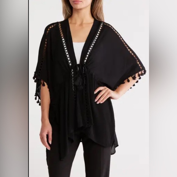 Vince Camuto Tops - NWT Vince Camuto Circle Lace Fringe Detail Kimono